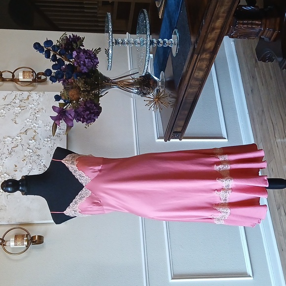 Victoria's Secret Silk Pink Ruffle Hem Nightgown Slip. Size L - Picture 13 of 17